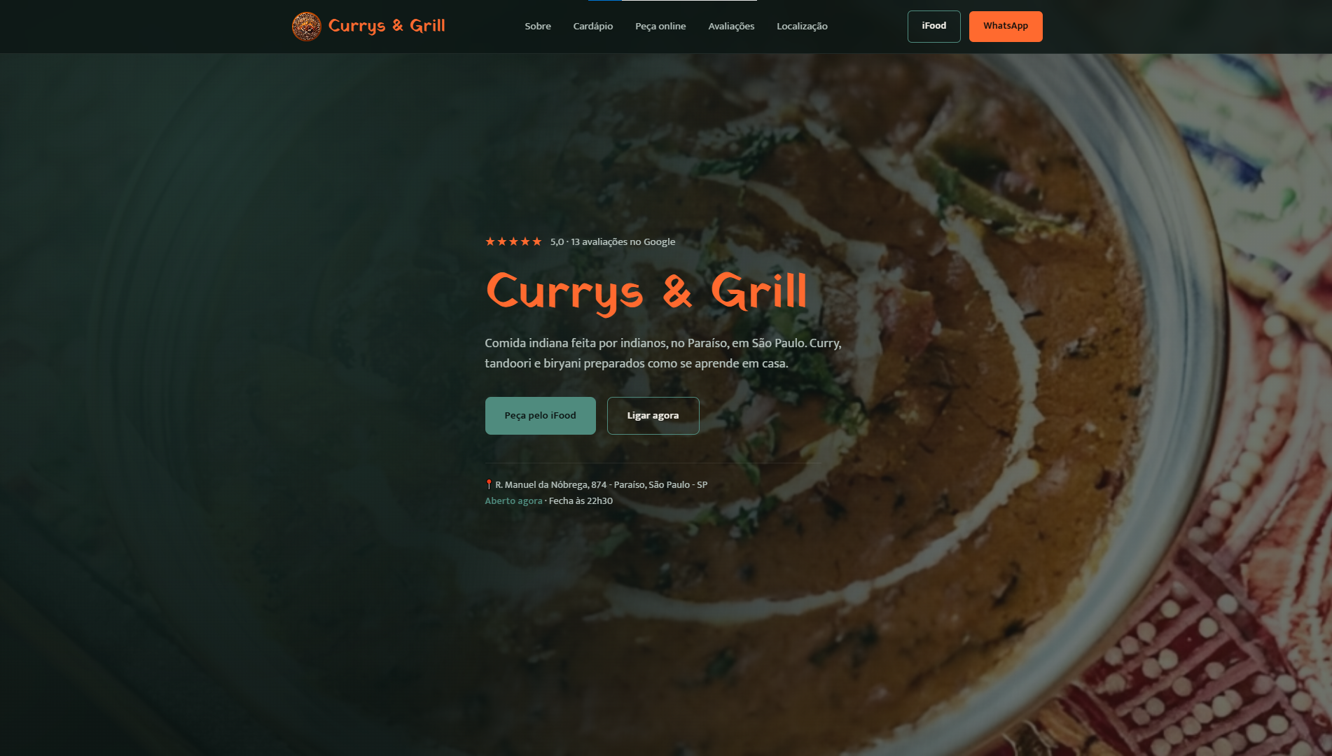 Abertura do site do Currys & Grill, com um prato de curry indiano em destaque